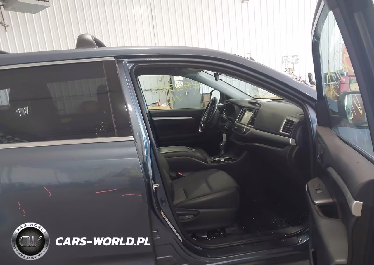 2019 Toyota Highlander Le Plus VIN:5TDBZRFH0KS998229 - 5