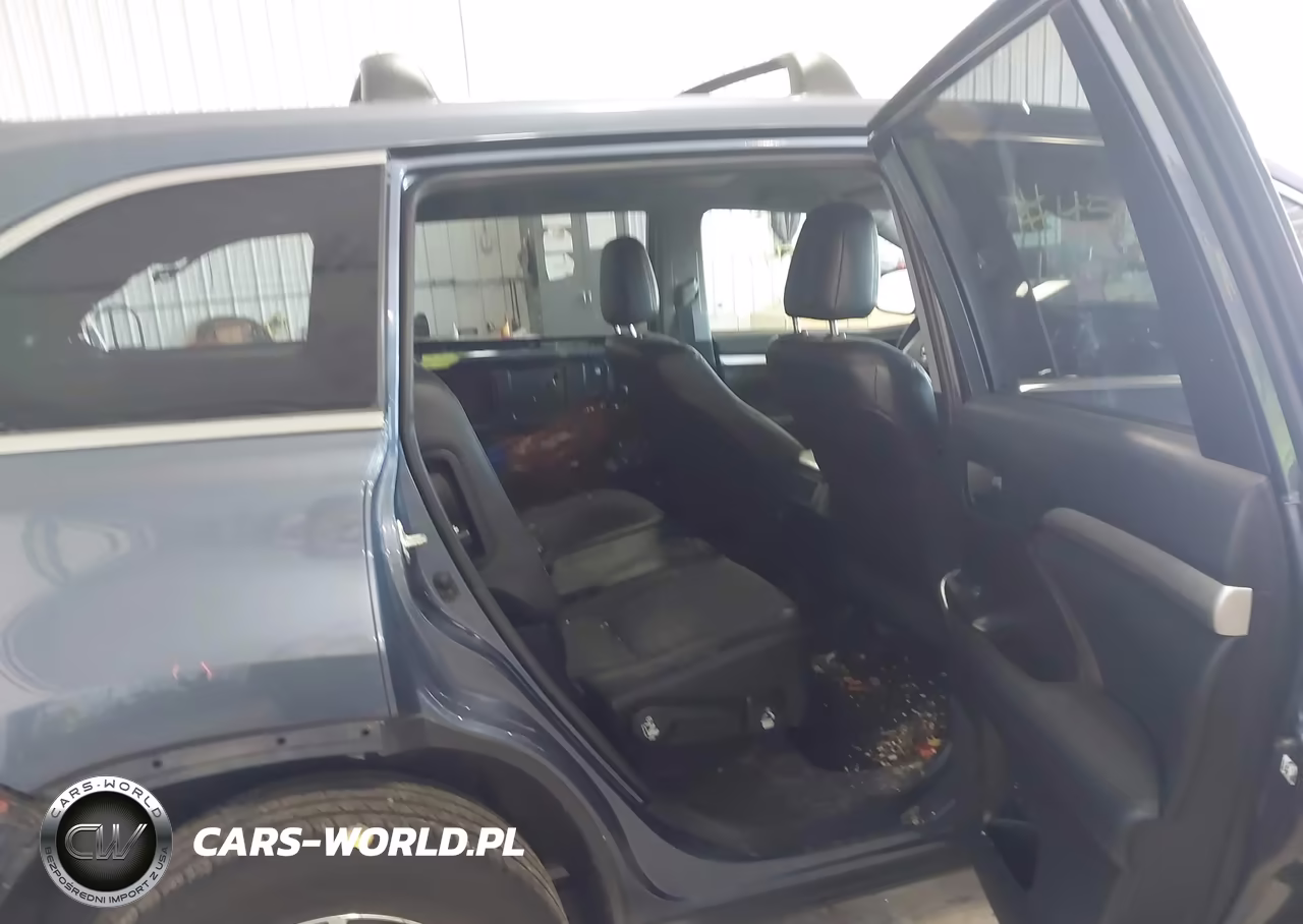2019 Toyota Highlander Le Plus VIN:5TDBZRFH0KS998229 - 8