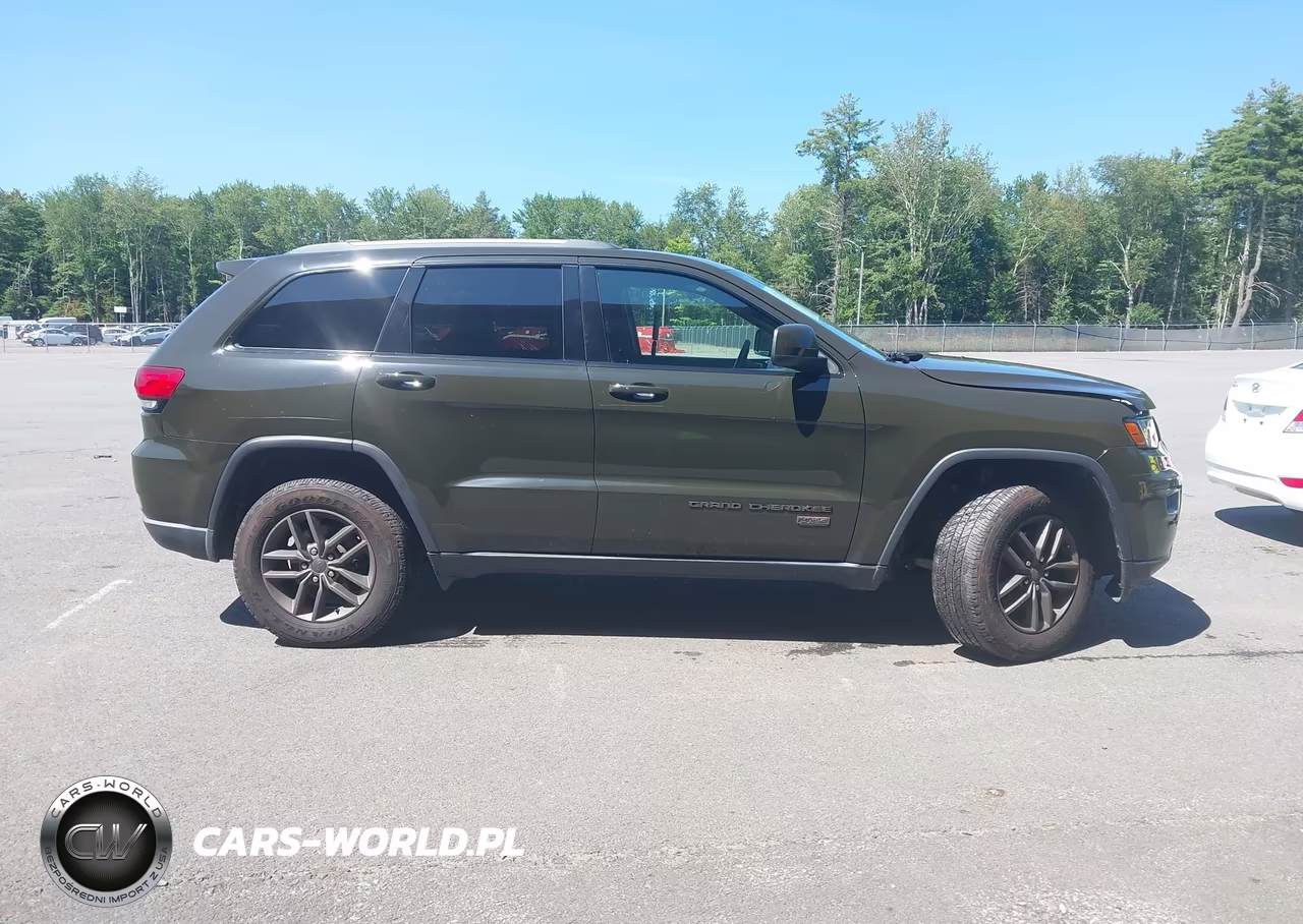 2017 Jeep Grand Cherokee 75Th Anniversary Edition VIN:1C4RJFAGXHC655067 - 12