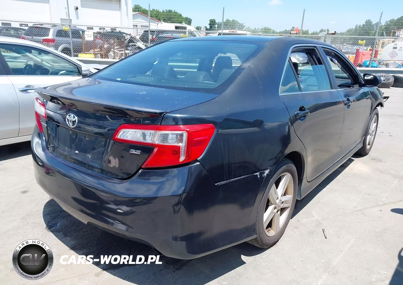 2014 Toyota Camry Se VIN:4T1BF1FK9EU319060 - 4