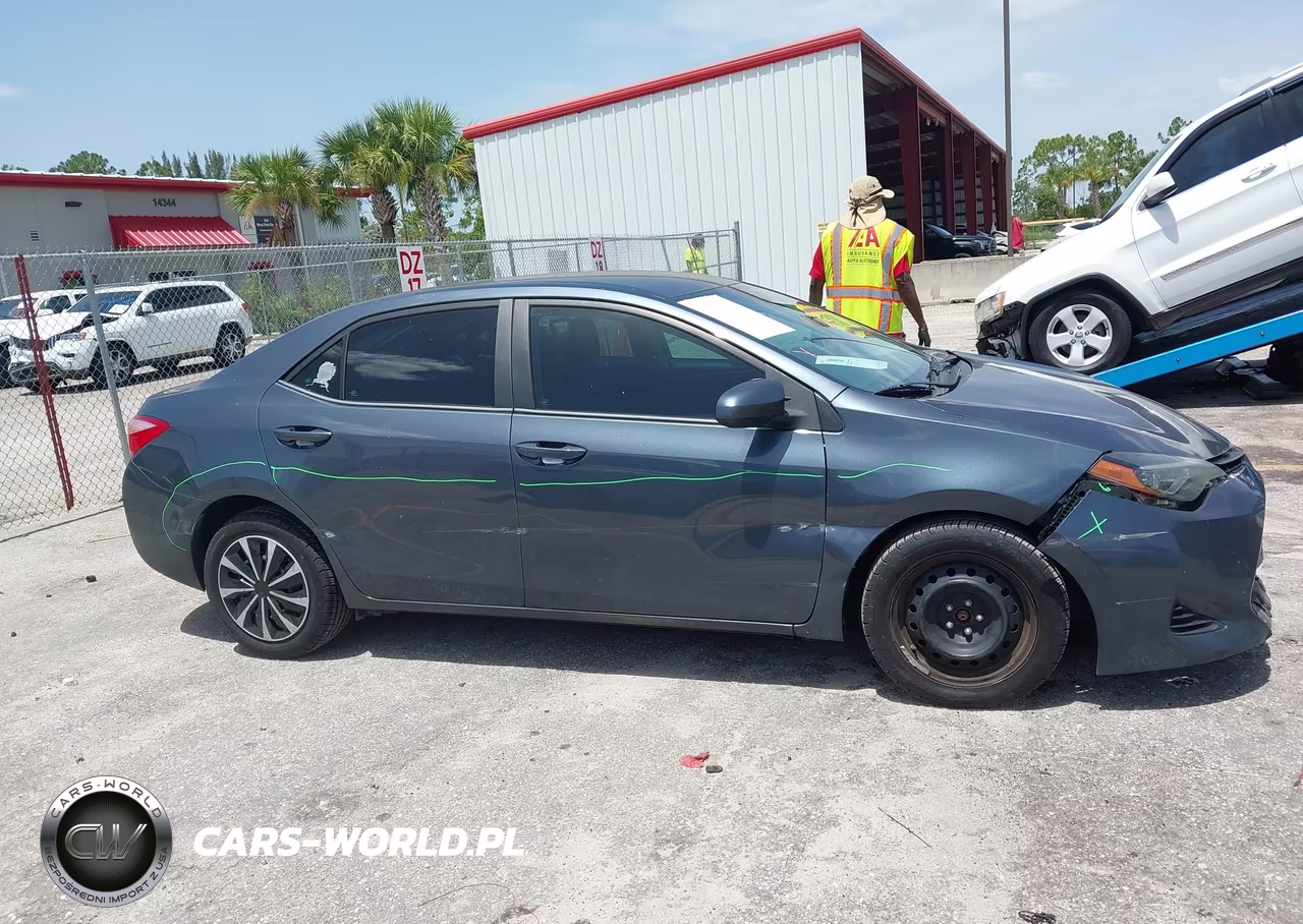 2019 Toyota Corolla Le VIN:2T1BURHE1KC178543 - 13
