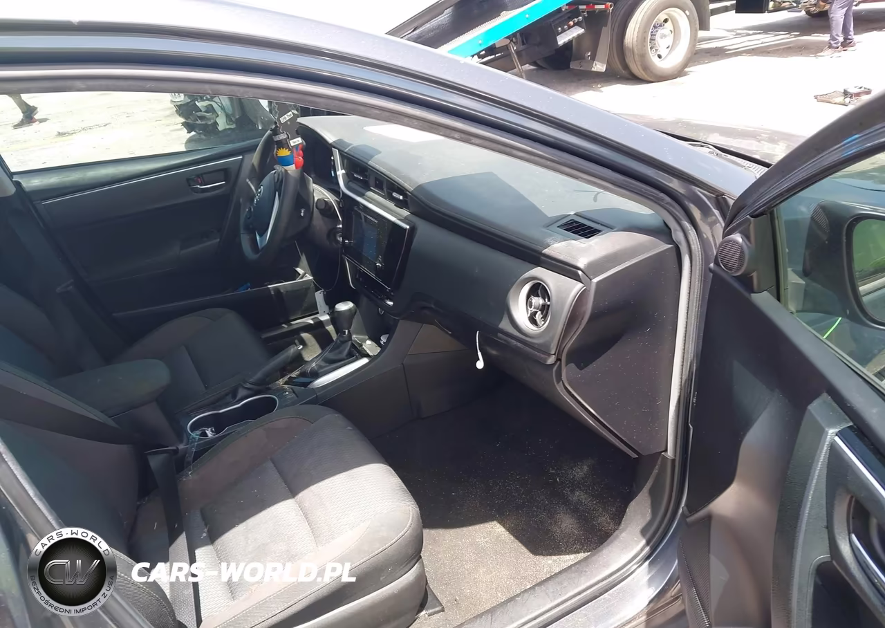 2019 Toyota Corolla Le VIN:2T1BURHE1KC178543 - 5