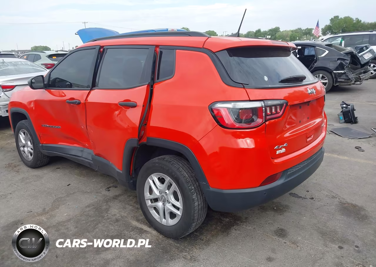 2018 Jeep Compass Sport 4X4 VIN:3C4NJDAB6JT126846 - 3