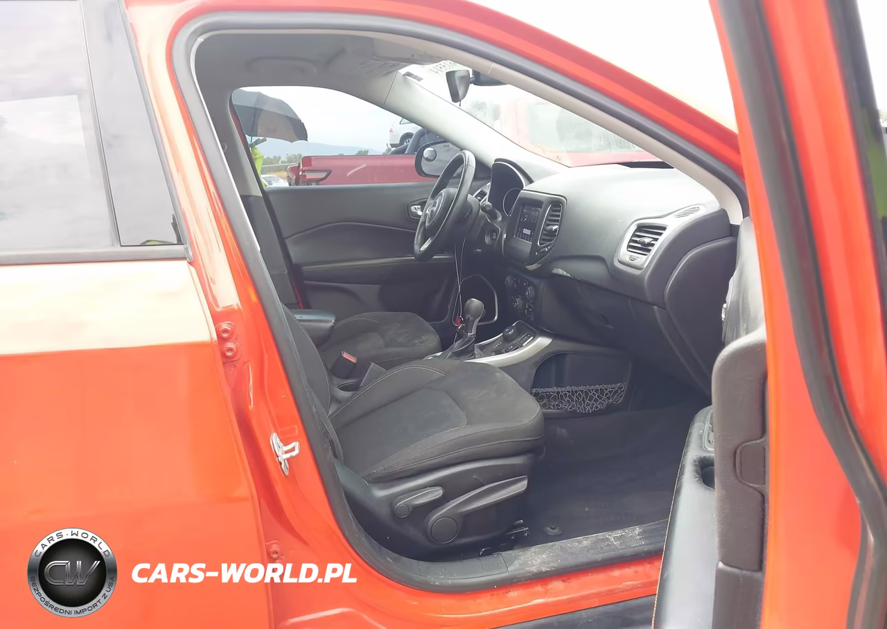 2018 Jeep Compass Sport 4X4 VIN:3C4NJDAB6JT126846 - 5