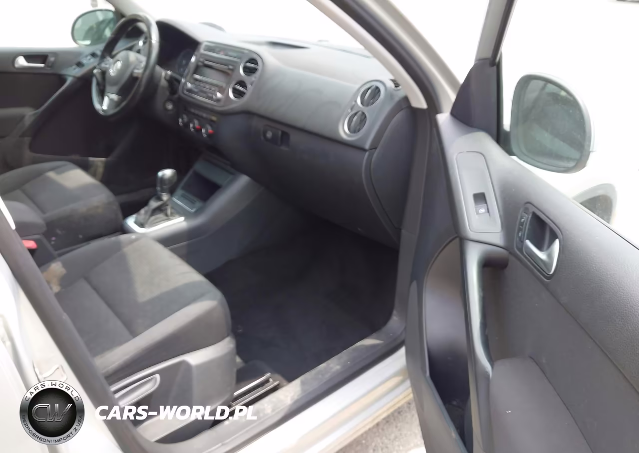 2013 Volkswagen Tiguan S VIN:WVGBV3AX1DW588142 - 5