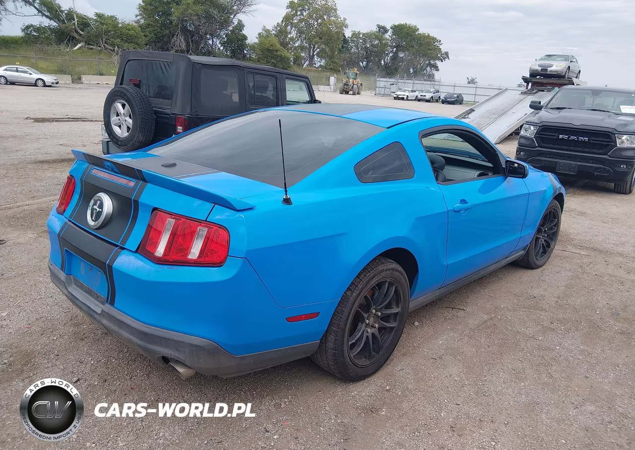 2011 Ford Mustang V6 Premium VIN:1ZVBP8AM6B5101387 - 4