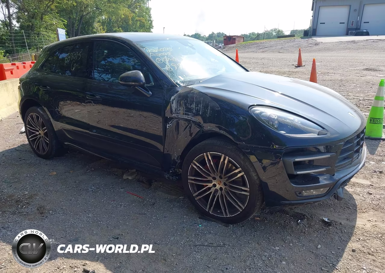 2015 Porsche Macan Turbo