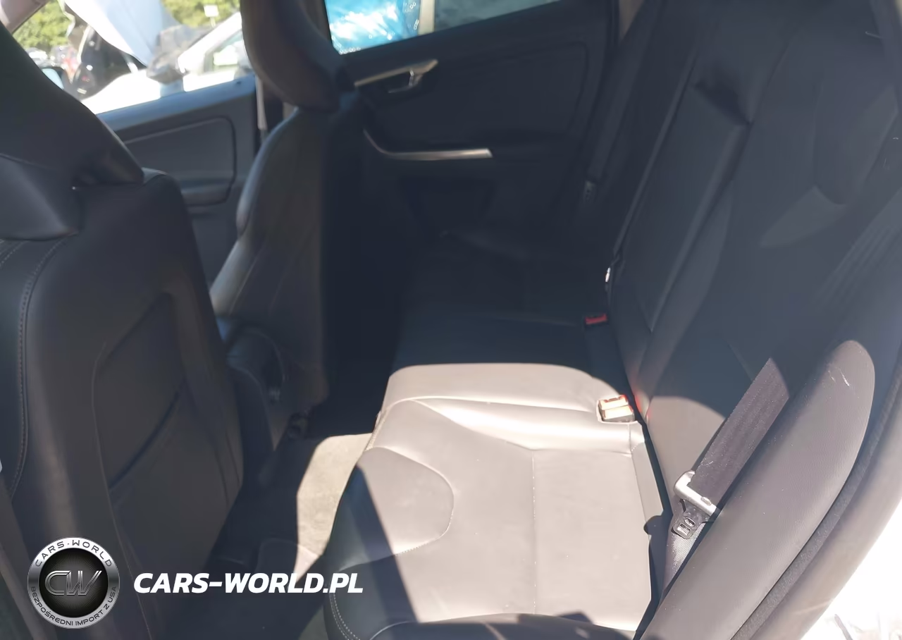 2017 Volvo Xc60 T6 Dynamic VIN:YV449MRR2H2199176 - 8