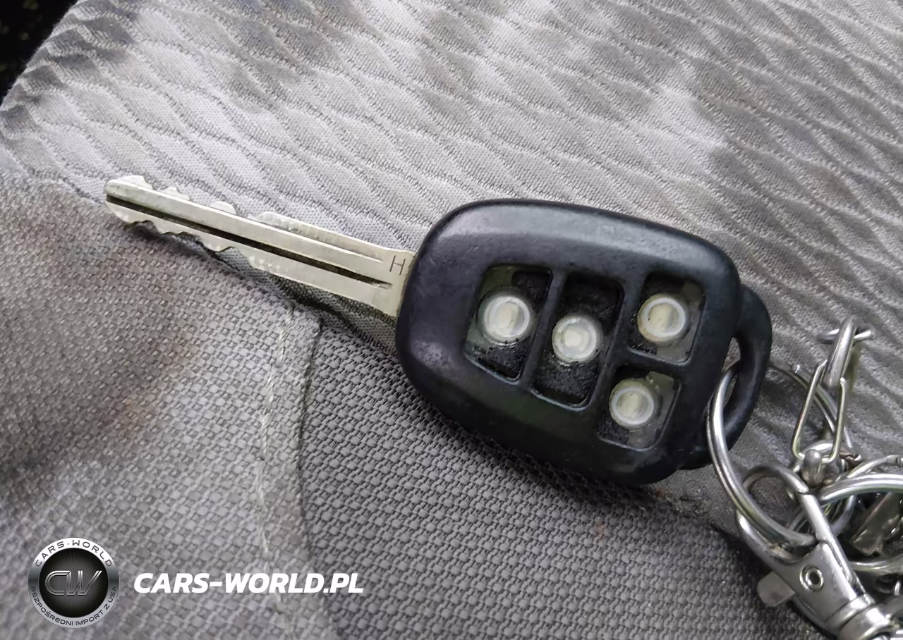 2018 Toyota Corolla Le VIN:2T1BURHE5JC025517 - 11