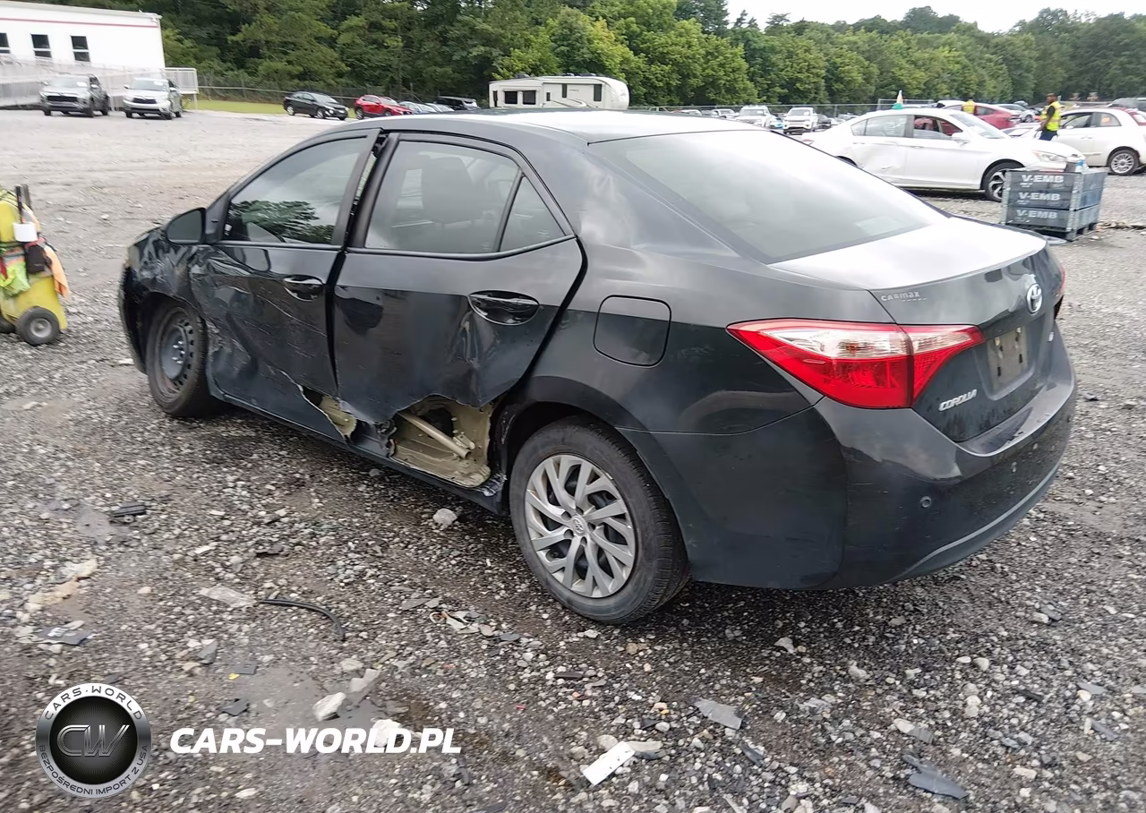 2018 Toyota Corolla Le VIN:2T1BURHE5JC025517 - 3