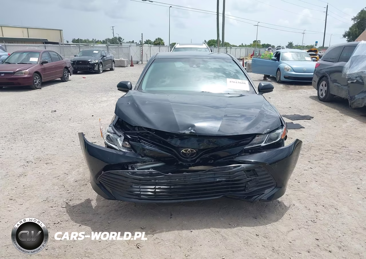2018 Toyota Camry Le VIN:JTNB11HKXJ3007230 - 12