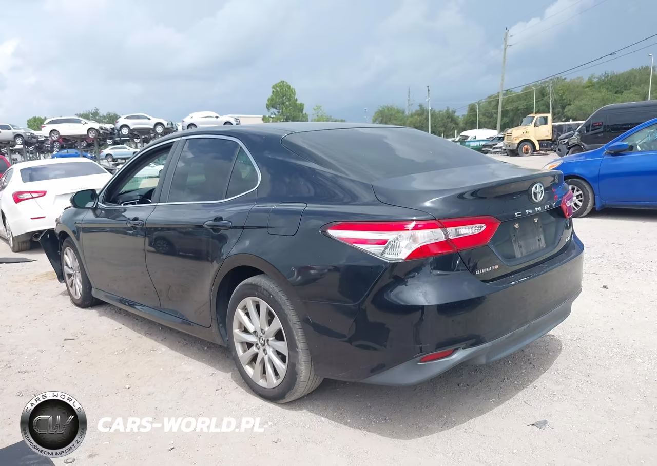 2018 Toyota Camry Le VIN:JTNB11HKXJ3007230 - 3