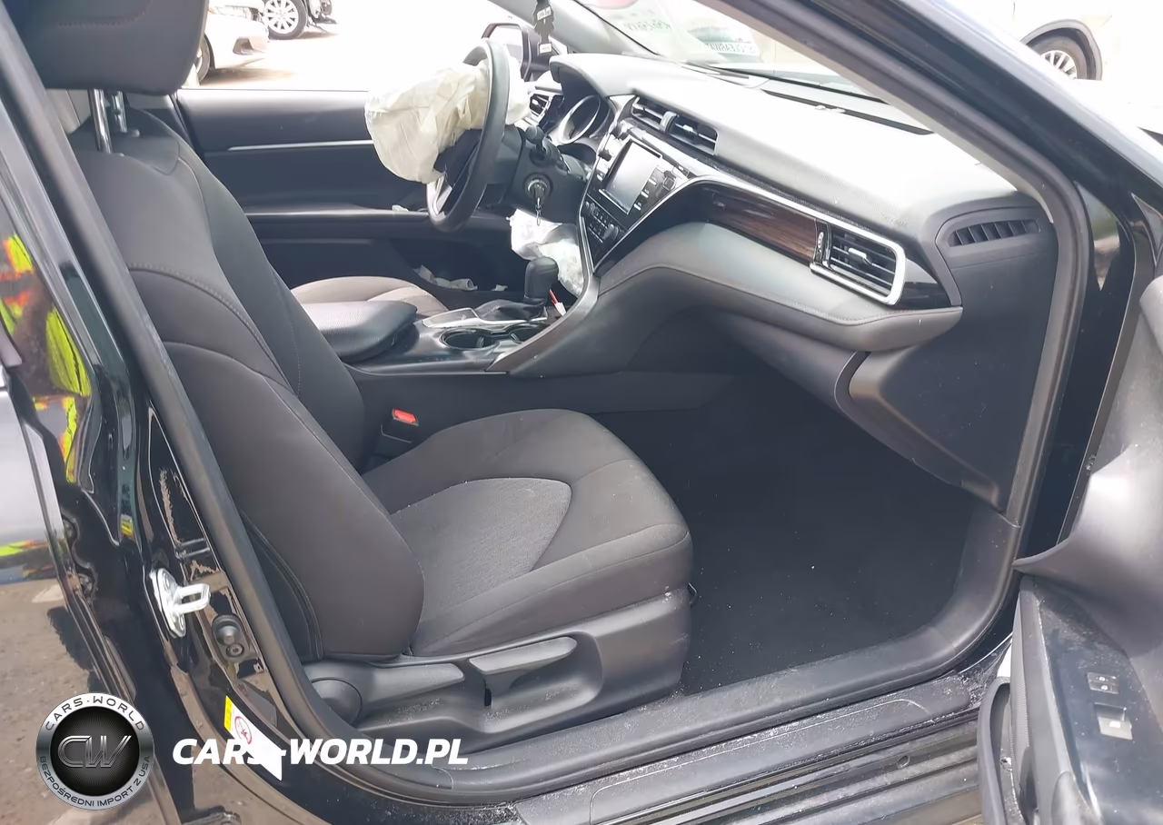 2018 Toyota Camry Le VIN:JTNB11HKXJ3007230 - 5