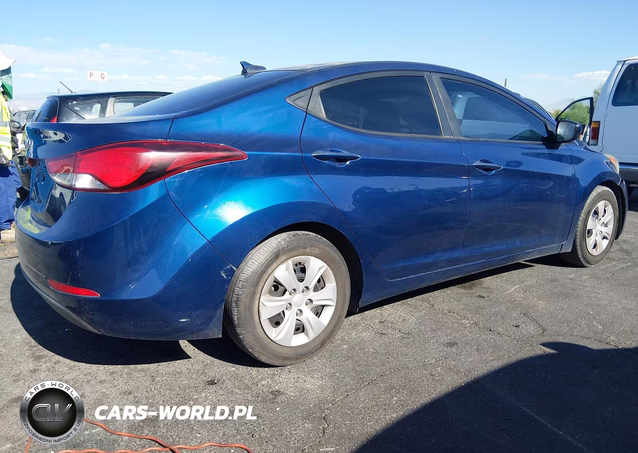 2016 Hyundai Elantra Se VIN:5NPDH4AE7GH664661 - 4