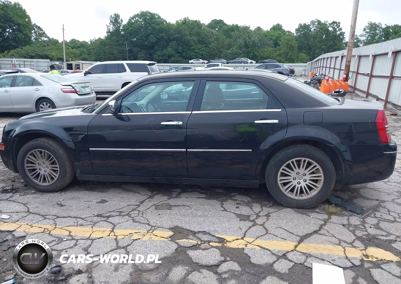 2010 Chrysler 300 Touring-Signature Series-Executive Series VIN:2C3CA5CV0AH122809 - 14
