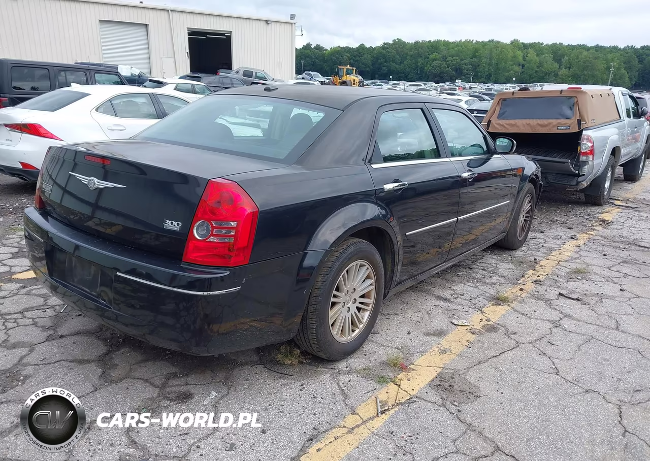 2010 Chrysler 300 Touring-Signature Series-Executive Series VIN:2C3CA5CV0AH122809 - 4
