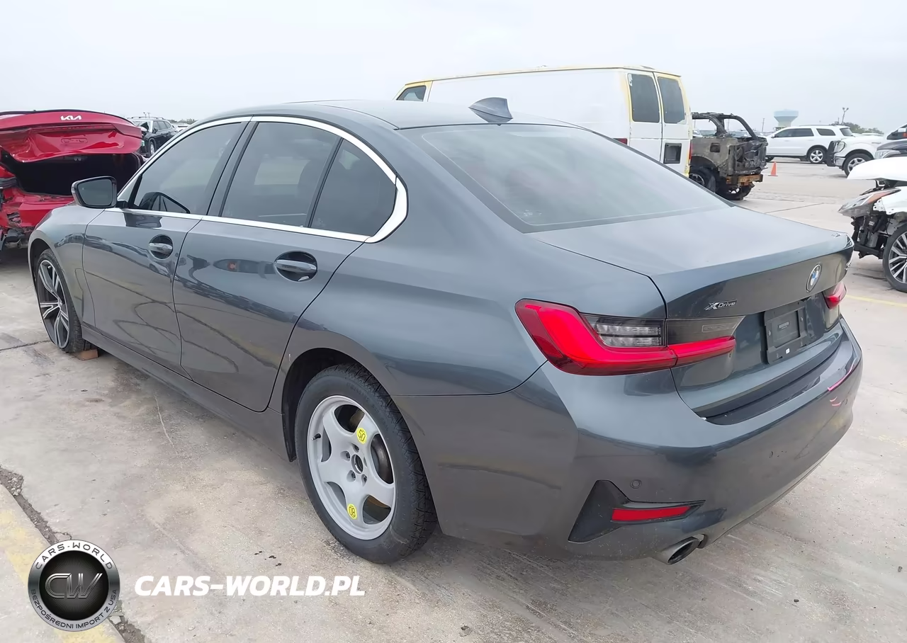 2019 BMW 330I xDrive VIN:WBA5R7C56KAJ79392 - 3