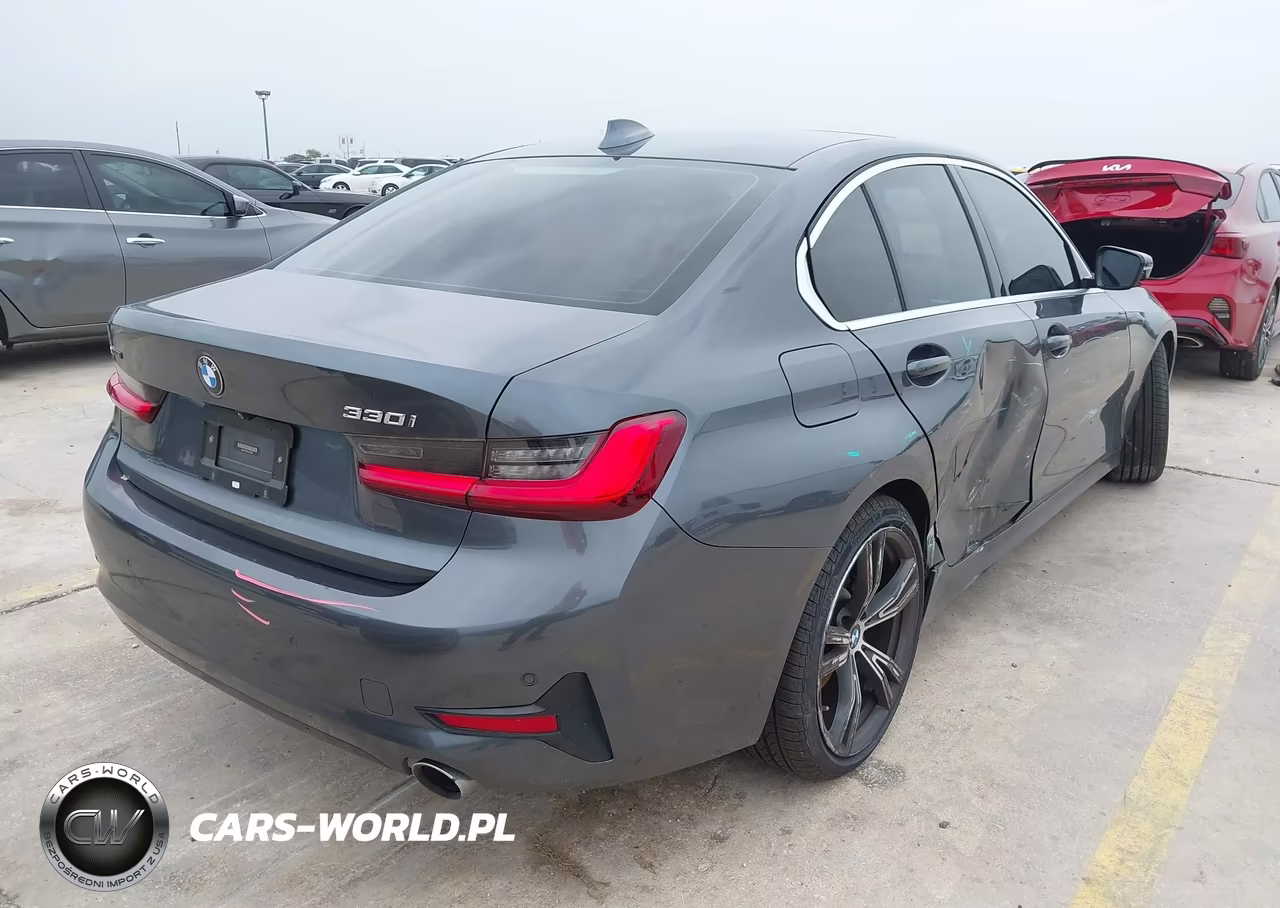 2019 BMW 330I xDrive VIN:WBA5R7C56KAJ79392 - 4