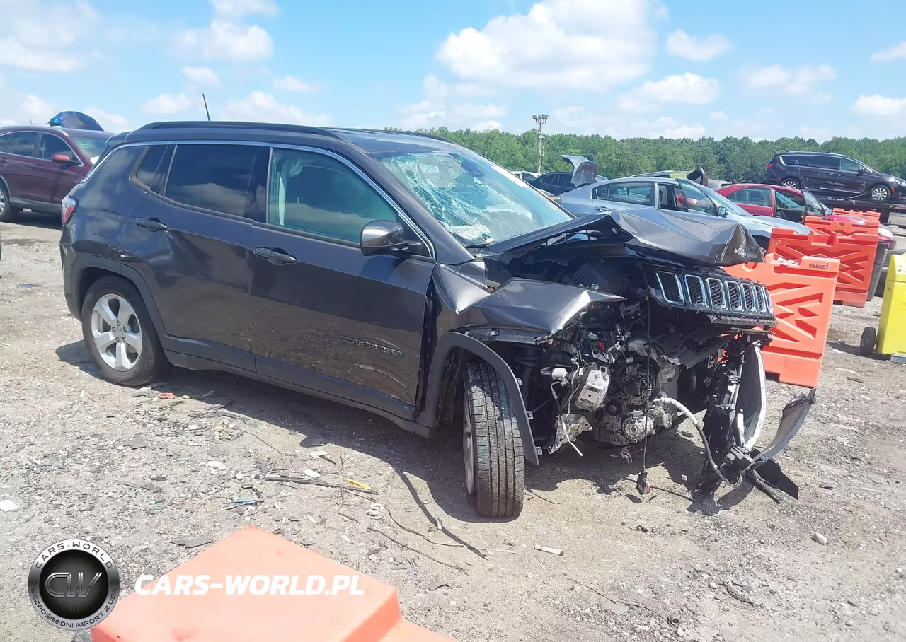 2018 Jeep Compass Latitude 4X4 – zdjęcie 1 z 16