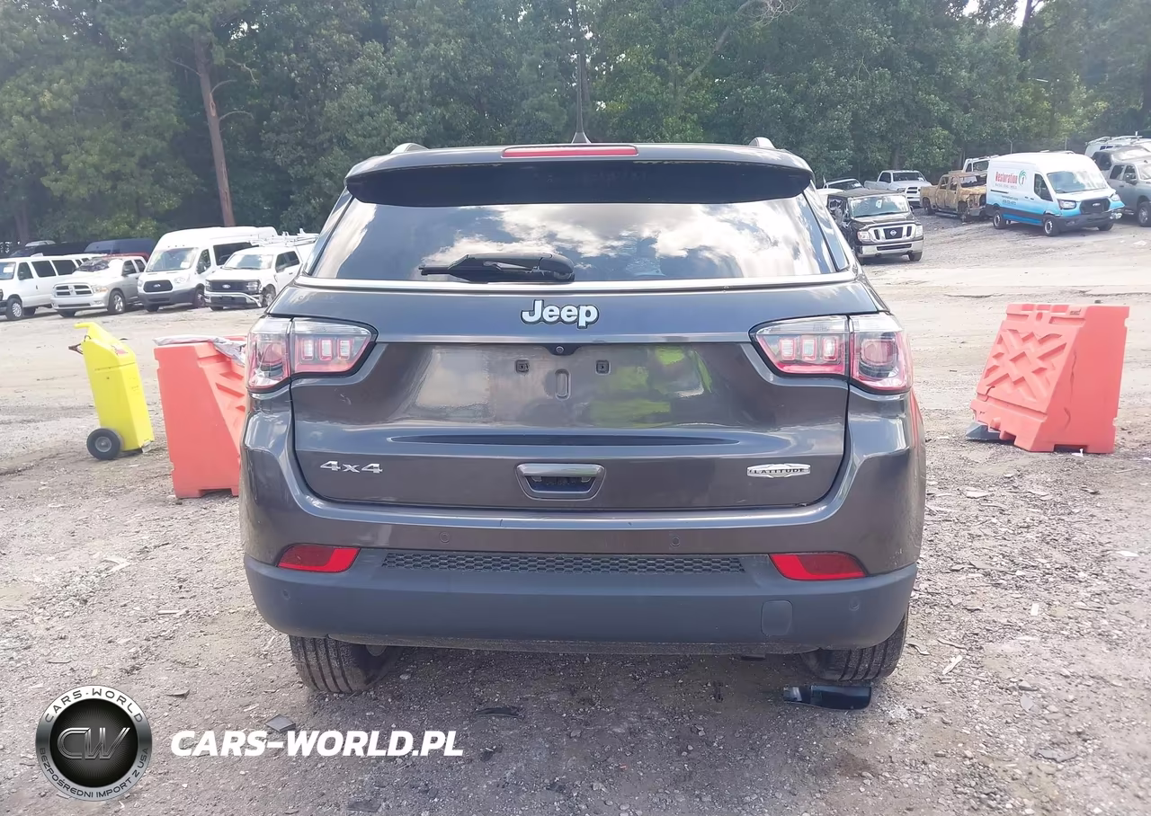 2018 Jeep Compass Latitude 4X4 VIN:3C4NJDBB4JT361986 - 16
