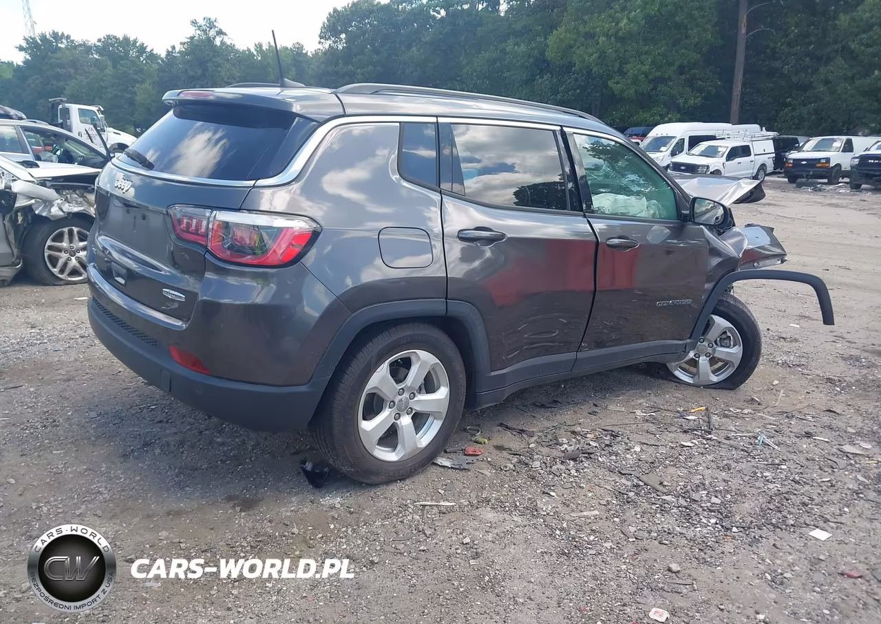 2018 Jeep Compass Latitude 4X4 VIN:3C4NJDBB4JT361986 - 4