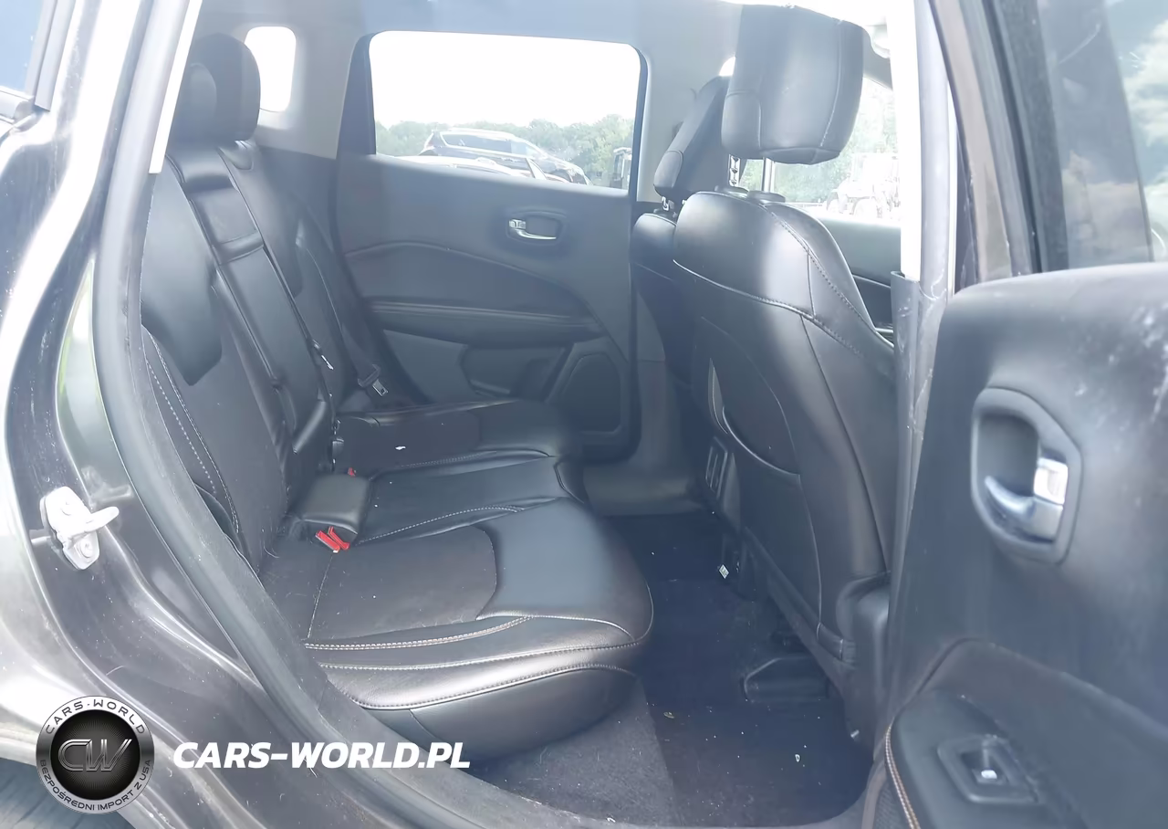 2018 Jeep Compass Latitude 4X4 VIN:3C4NJDBB4JT361986 - 8