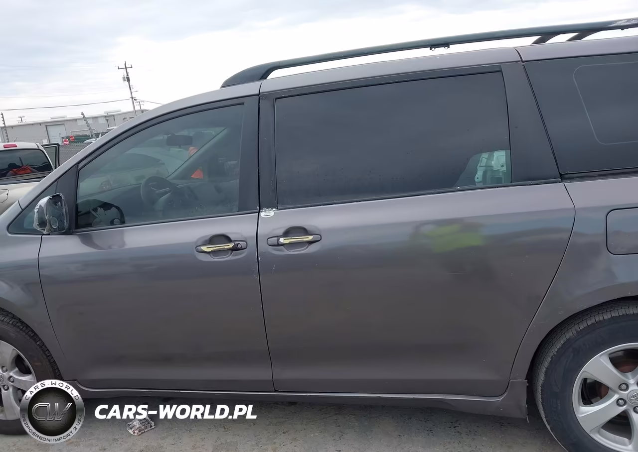 2011 Toyota Sienna VIN:5TDKA3DCXBS006643 - 14
