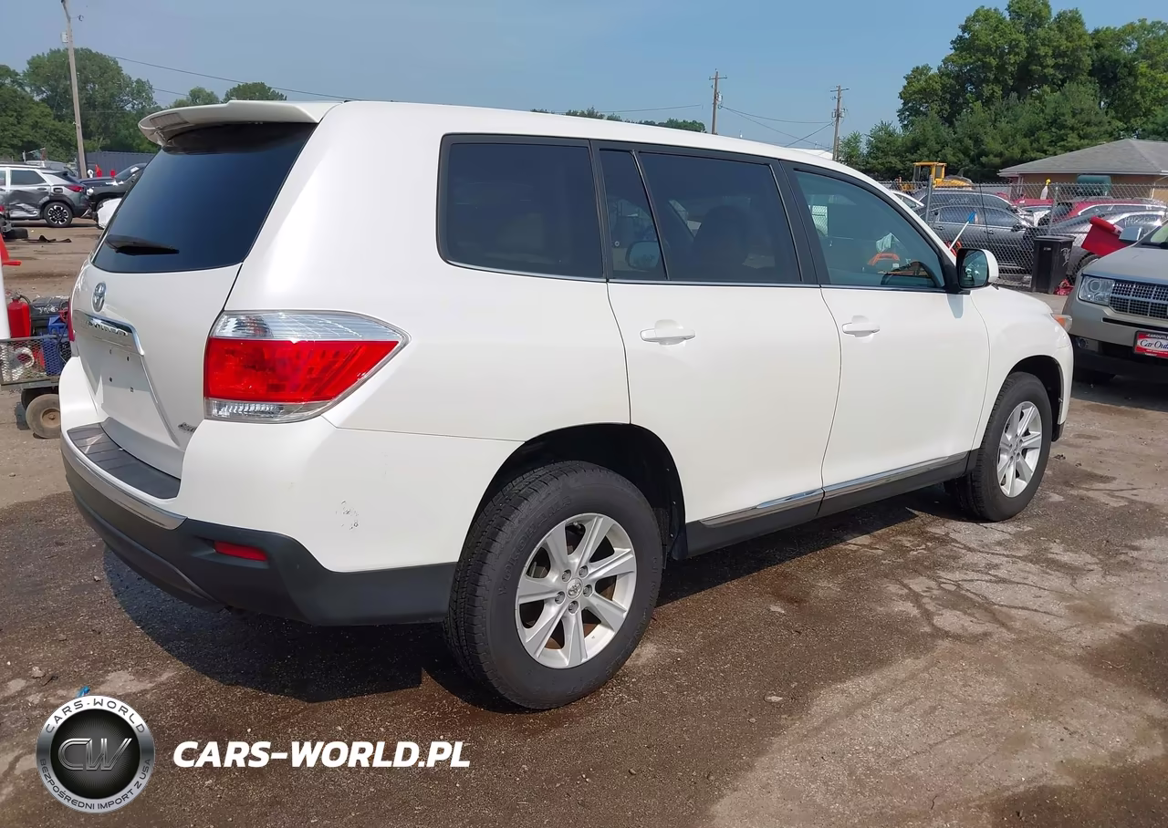 2012 Toyota Highlander Base V6 VIN:5TDBK3EH3CS167439 - 4