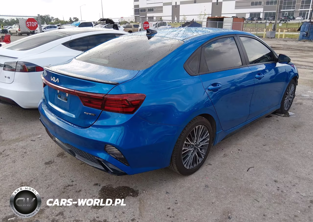2023 Kia Forte Gt-Line VIN:3KPF54AD4PE663142 - 4