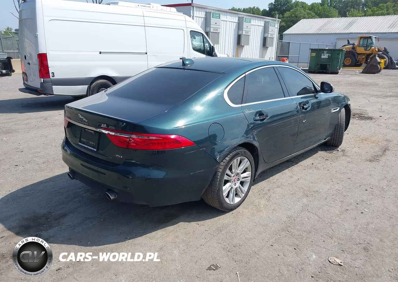 2016 Jaguar Xf 35T Premium VIN:SAJBD4BV1GCY20675 - 4