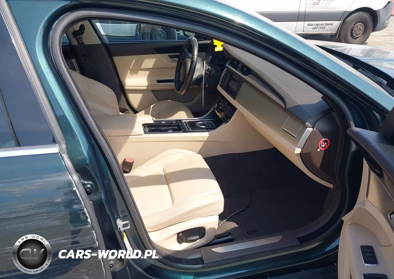 2016 Jaguar Xf 35T Premium VIN:SAJBD4BV1GCY20675 - 5