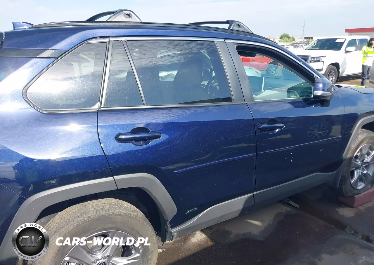2025 Toyota Rav4 Hybrid Xle VIN:4T3RWRFV4SU213996 - 13
