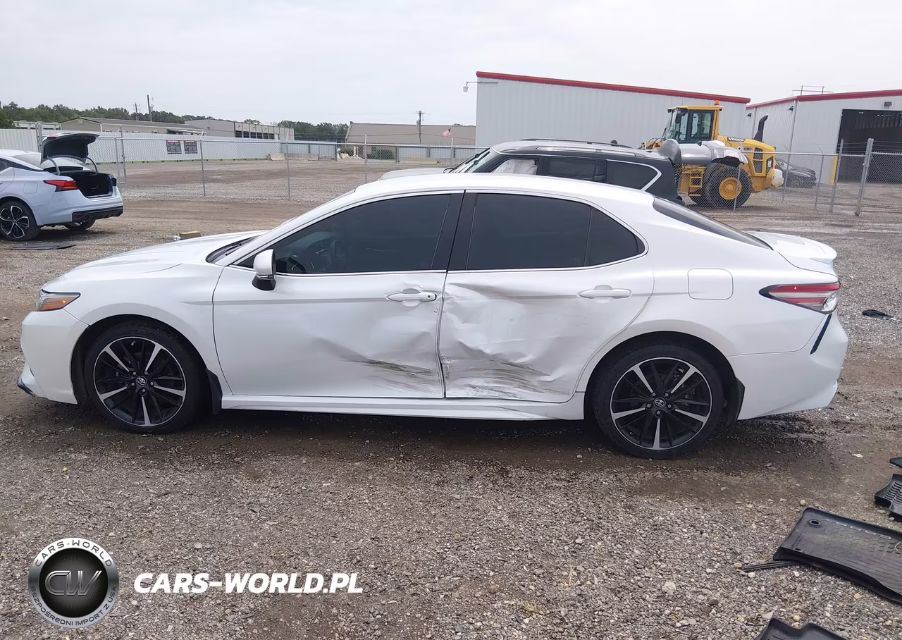 2018 Toyota Camry Xse VIN:4T1B61HK8JU649232 - 14