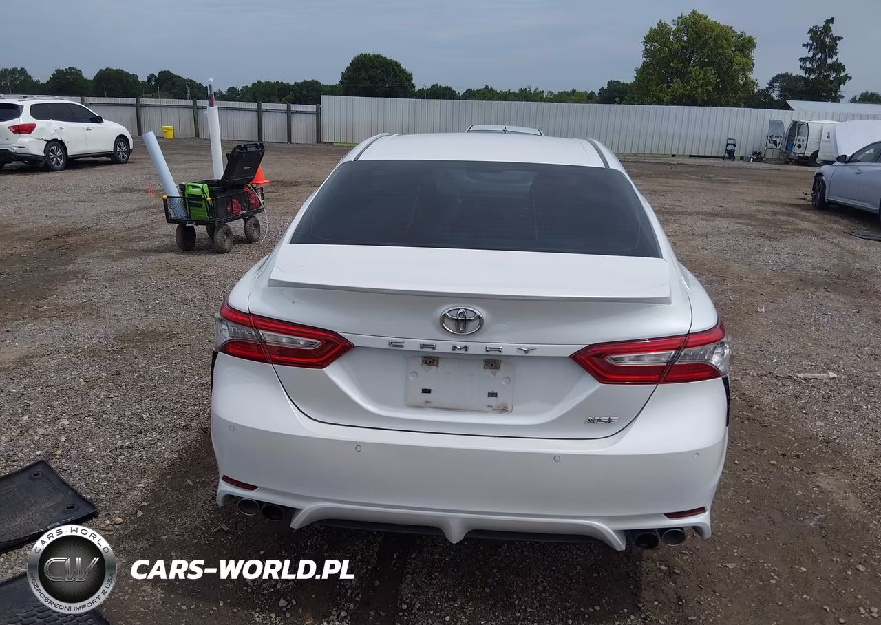 2018 Toyota Camry Xse VIN:4T1B61HK8JU649232 - 16