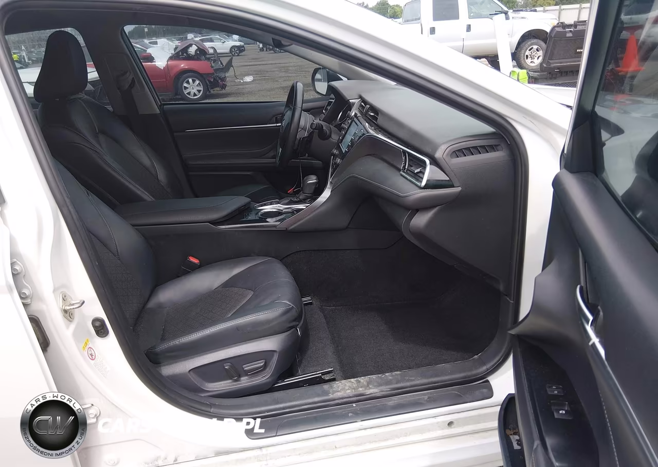 2018 Toyota Camry Xse VIN:4T1B61HK8JU649232 - 5