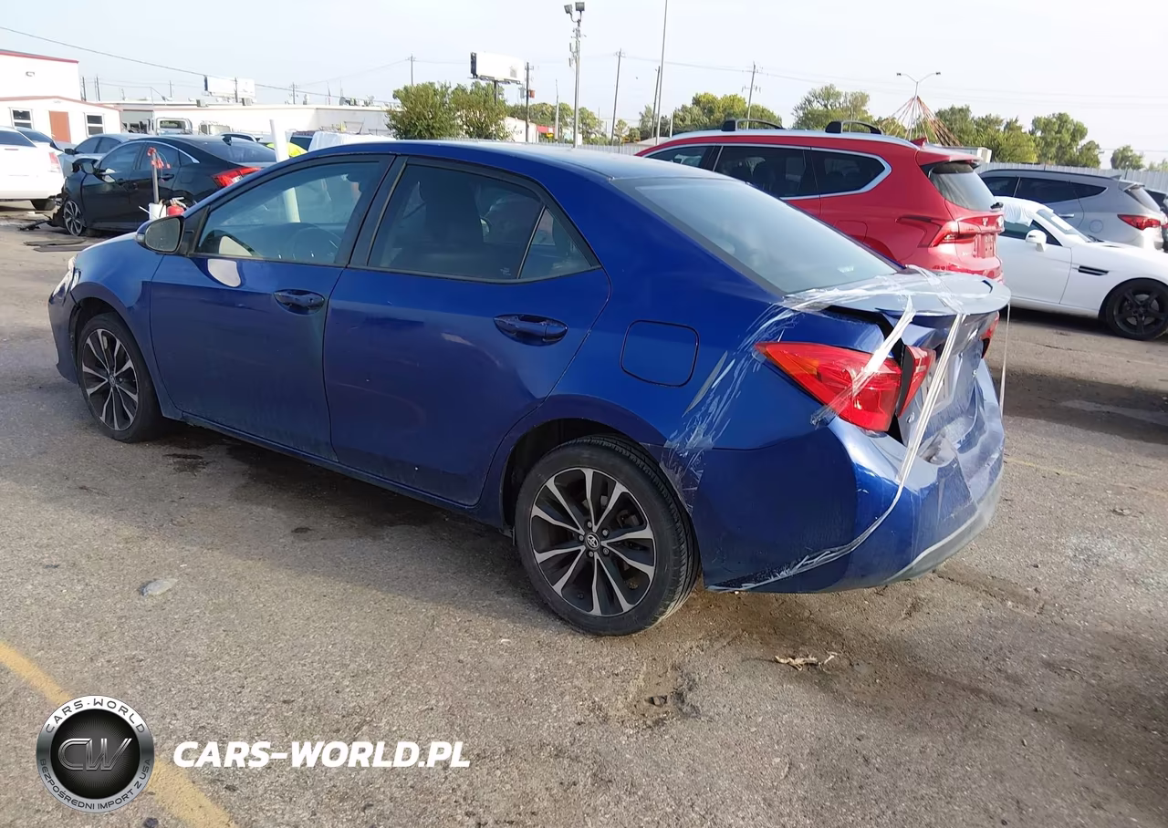 2018 Toyota Corolla Se VIN:5YFBURHE8JP753560 - 3
