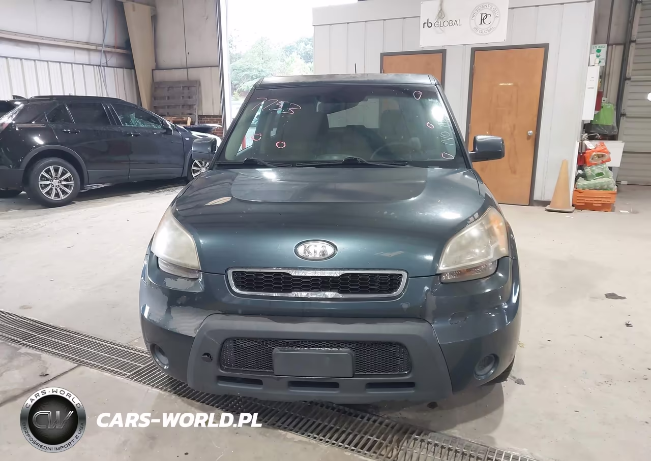 2011 Kia Soul + VIN:KNDJT2A27B7204134 - 13
