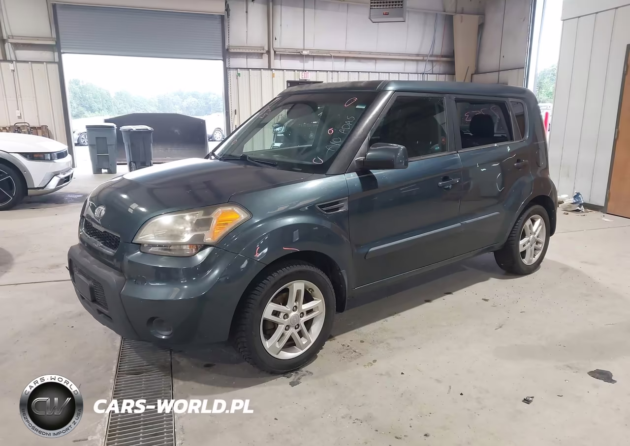 2011 Kia Soul + VIN:KNDJT2A27B7204134 - 2