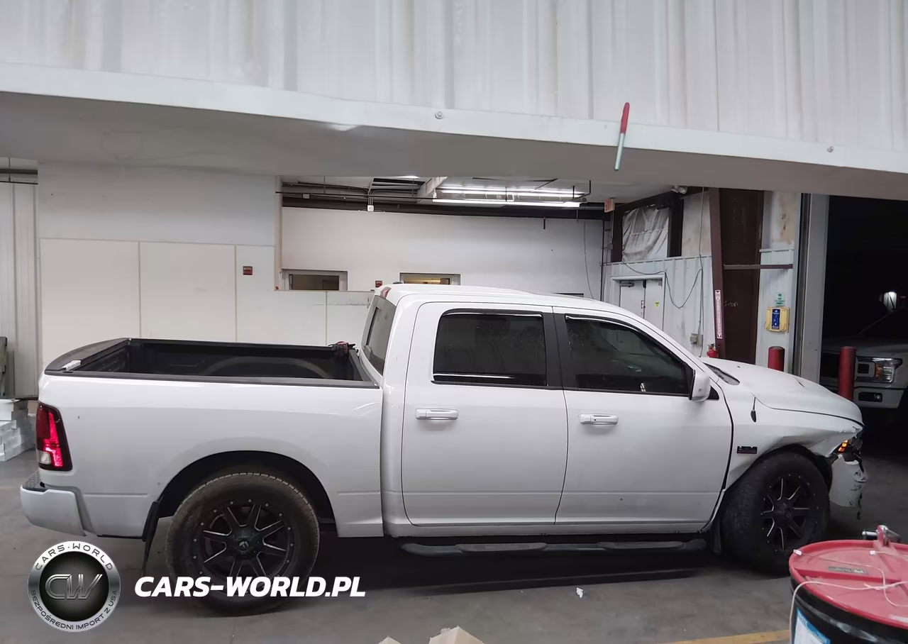 2014 Ram 1500 Sport VIN:1C6RR7MT3ES333581 - 14