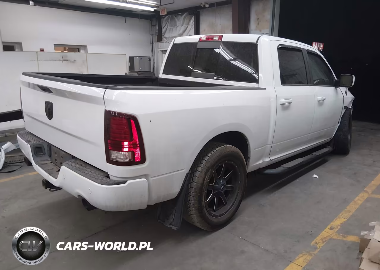 2014 Ram 1500 Sport VIN:1C6RR7MT3ES333581 - 4