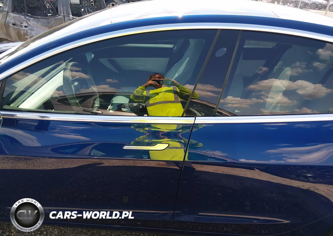 2020 Tesla Model 3 Long Range Dual Motor All-Wheel Drive VIN:5YJ3E1EBXLF601081 - 15