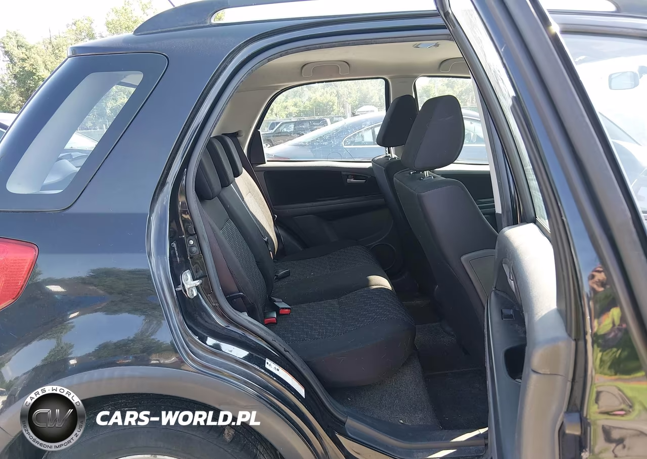 2008 Suzuki Sx4 Convenience-Touring VIN:JS2YB413485110034 - 8