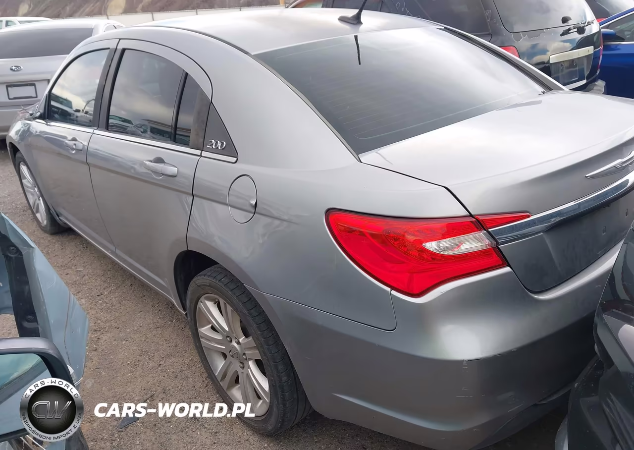 2013 Chrysler 200 Touring VIN:1C3CCBBB7DN542448 - 3