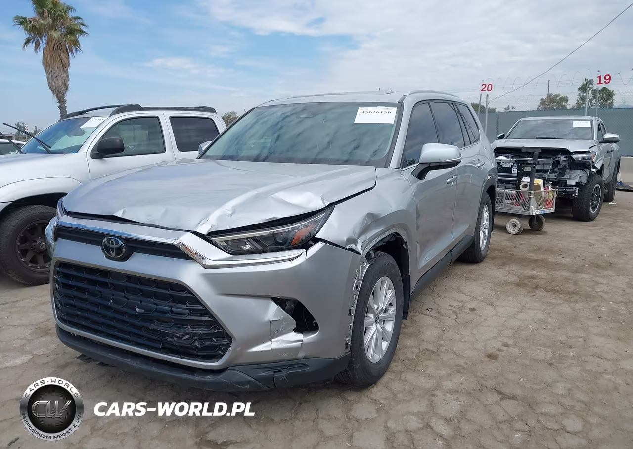 2024 Toyota Grand Highlander Xle VIN:5TDAAAB53RS004439 - 2