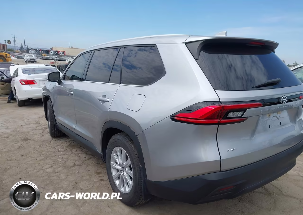 2024 Toyota Grand Highlander Xle VIN:5TDAAAB53RS004439 - 3