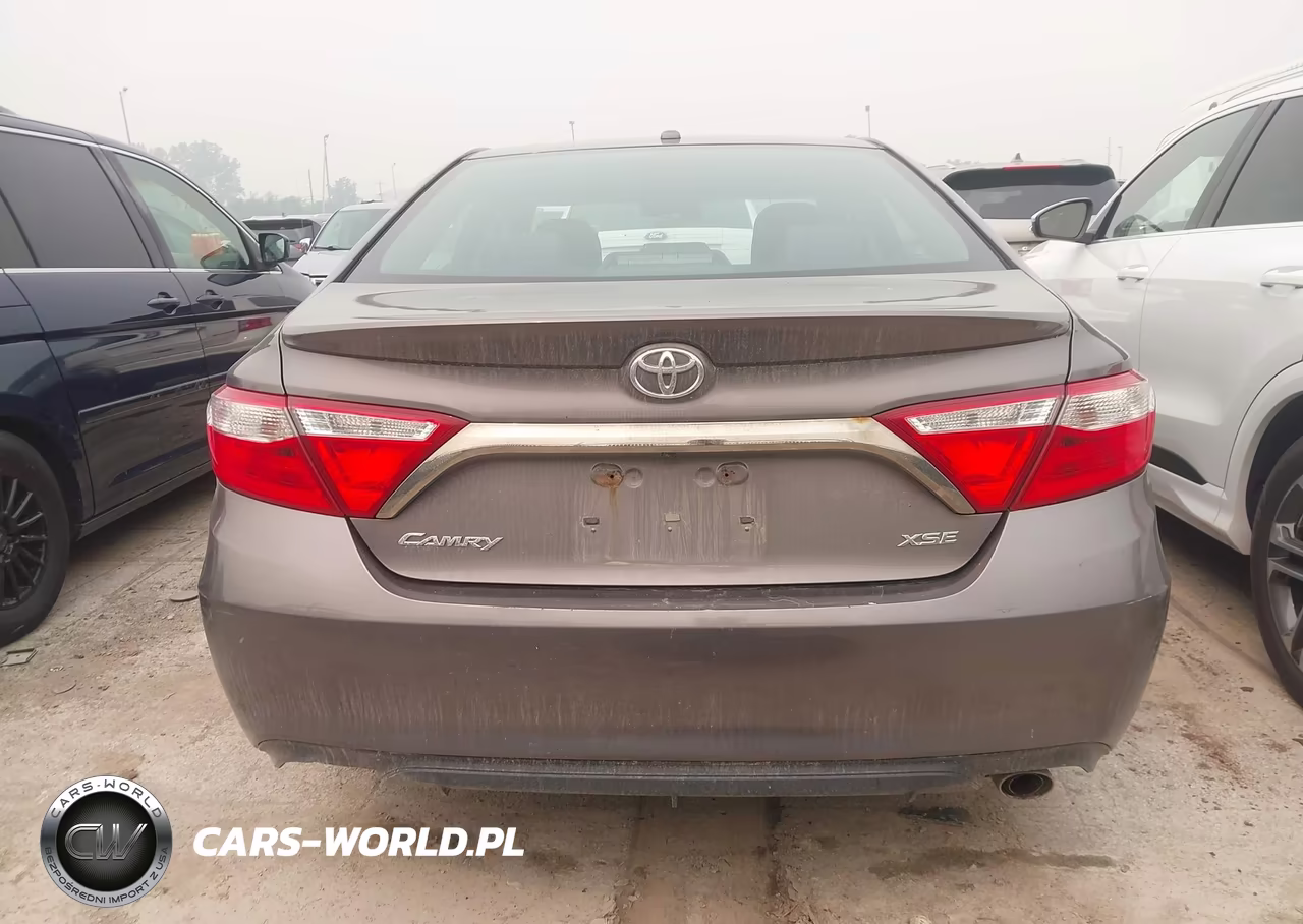 2015 Toyota Camry Xse VIN:4T1BF1FK7FU483389 - 16