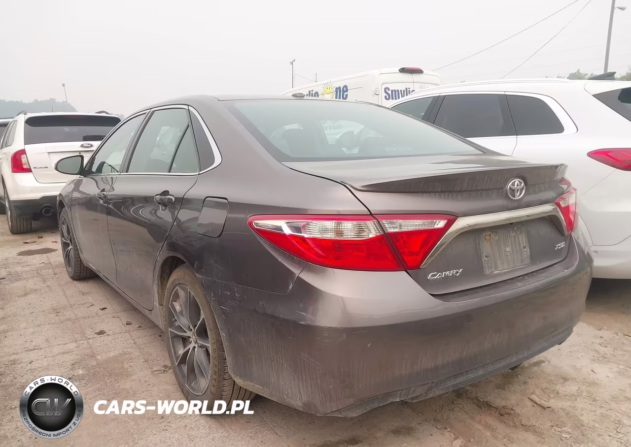 2015 Toyota Camry Xse VIN:4T1BF1FK7FU483389 - 3