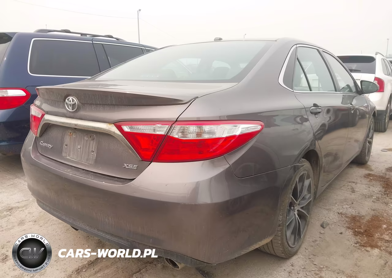 2015 Toyota Camry Xse VIN:4T1BF1FK7FU483389 - 4
