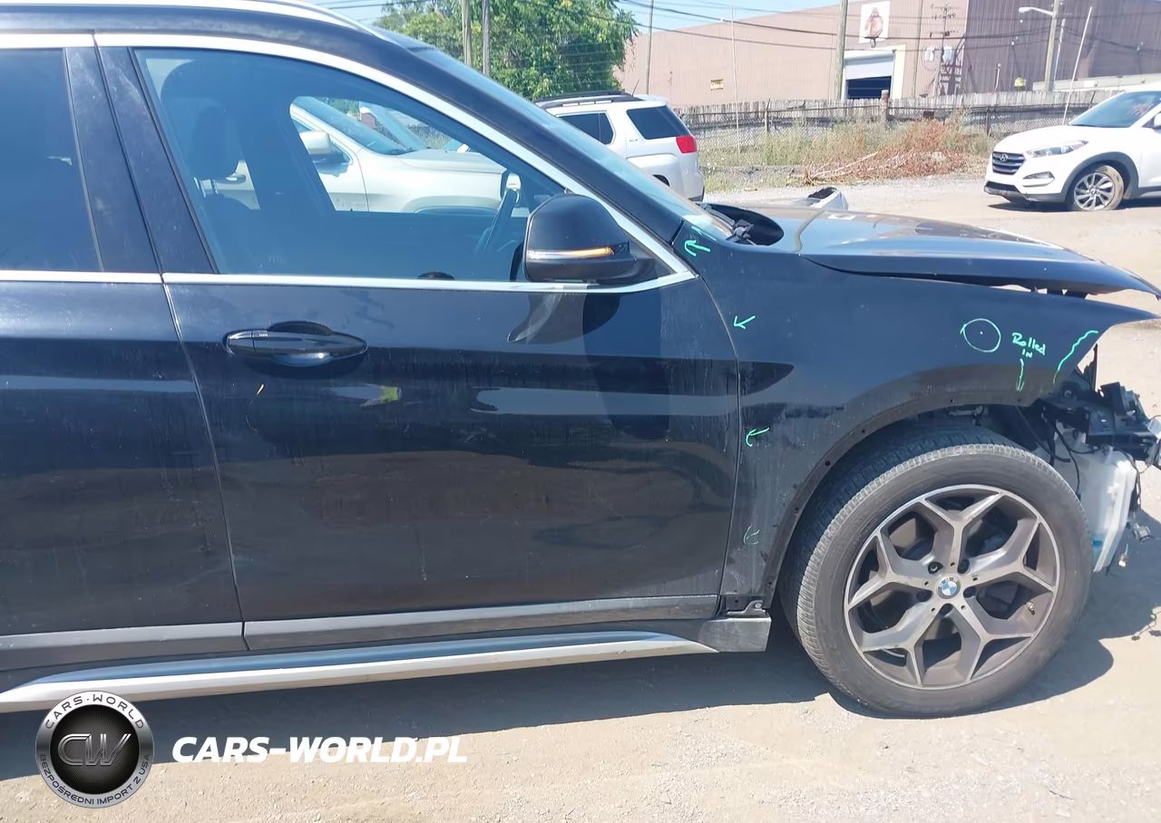 2018 BMW X1 xDrive28I VIN:WBXHT3C30J5L30682 - 13