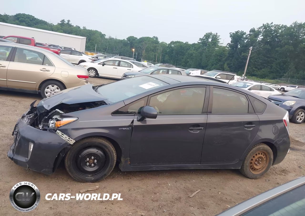 2015 Toyota Prius Four VIN:JTDKN3DU1F1950332 - 13